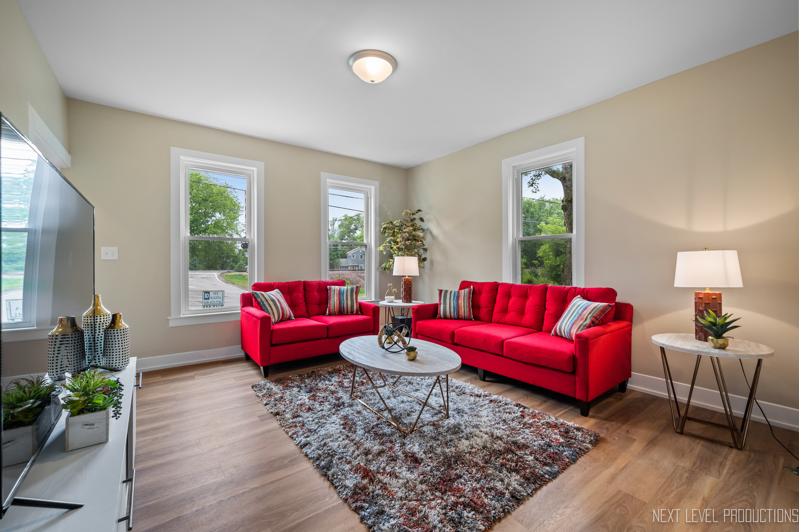 201 South Gilbert Street South Elgin, IL 60177 - Photo 7 of 27 a living room with furniture window and wooden floor
