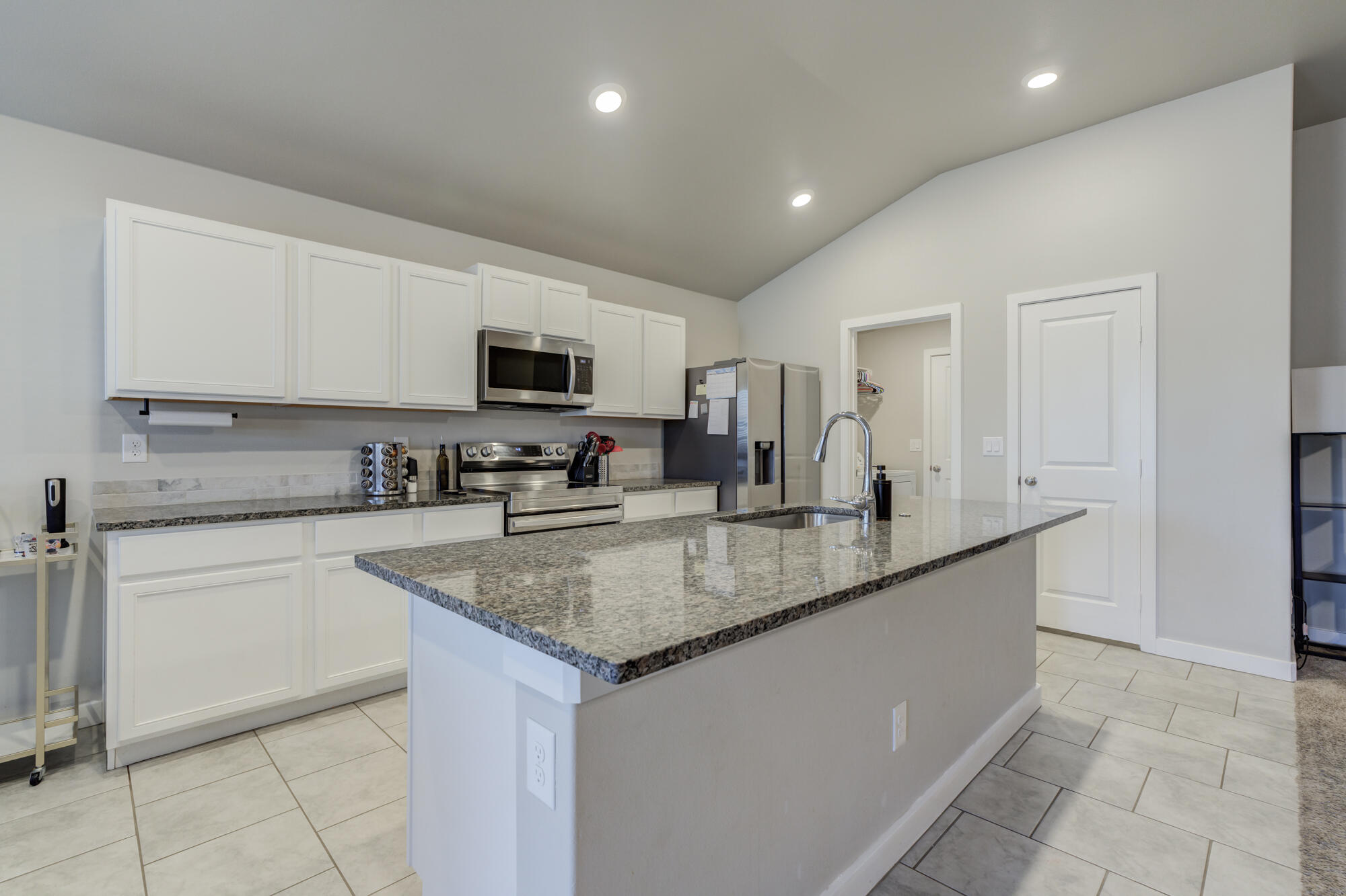 1930 137th Street Lubbock, TX 79423 - Photo 12 of 33 DSC09961_2_3_4_5