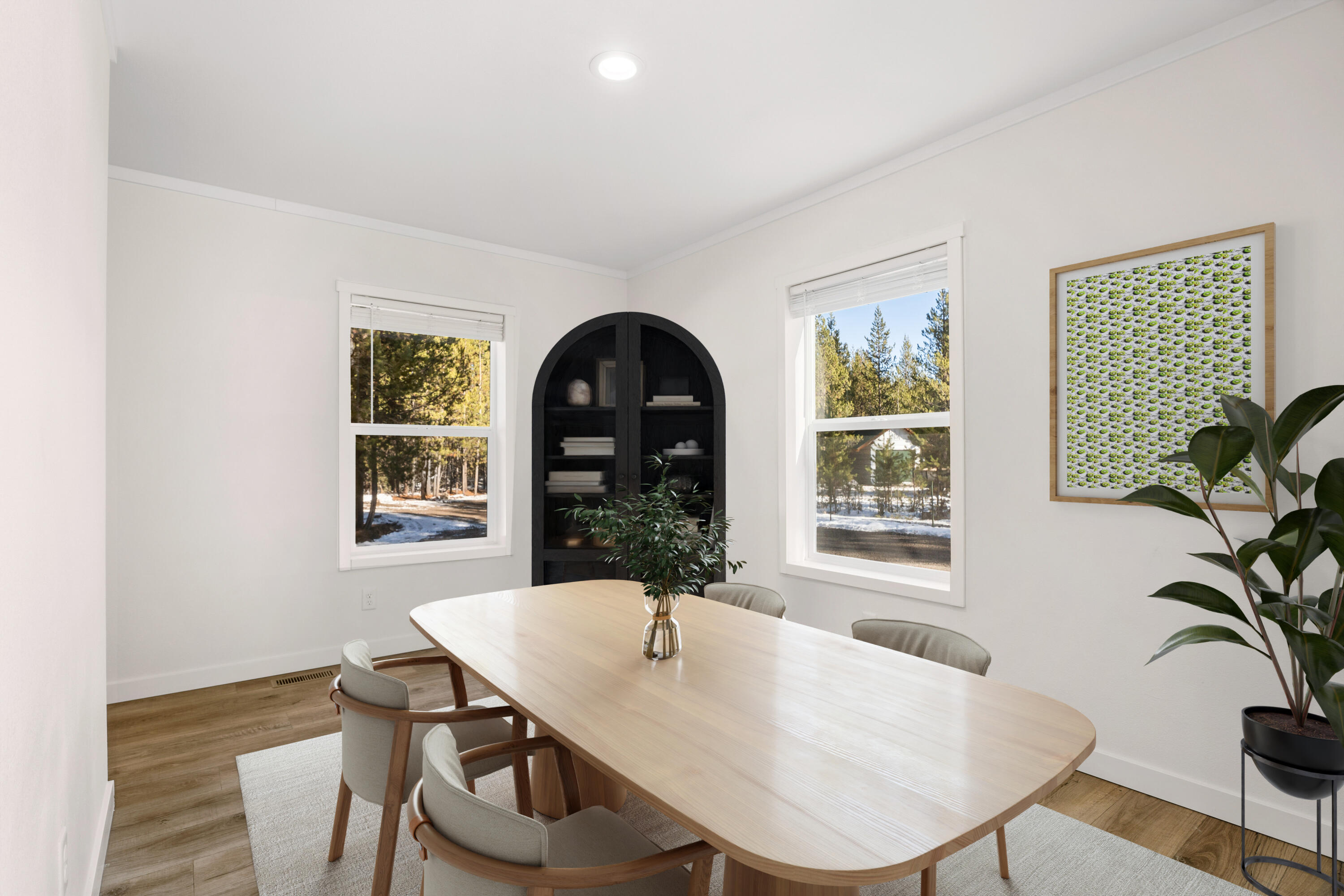 15556 Rim Drive La Pine, OR 97739 - Photo 6 of 19 13-Dining Area Staged