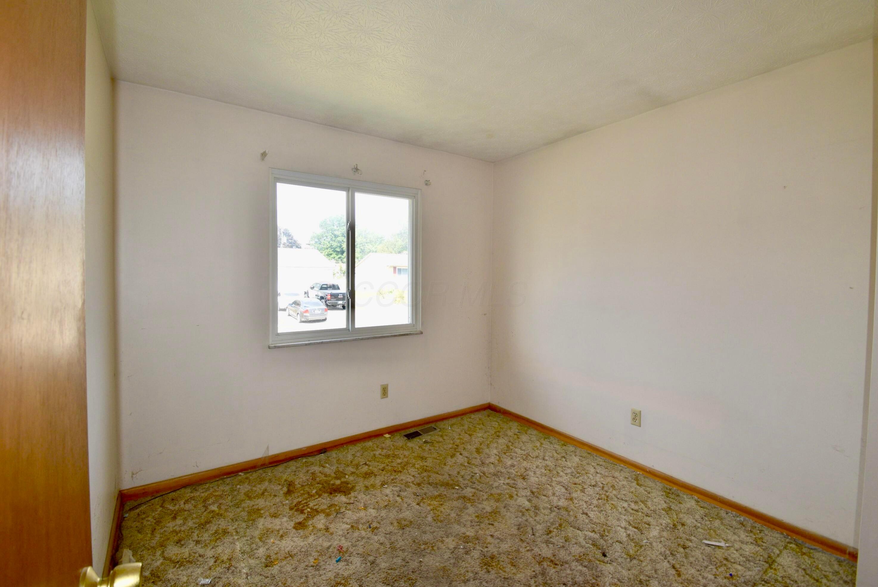 5789 Riverton Road Columbus, OH 43232 - Photo 28 of 30 DSC_2278