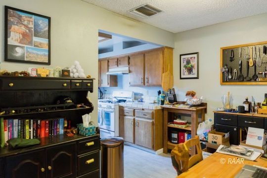 229 South Richmond Road Ridgecrest, CA 93555 - Photo 8 of 23