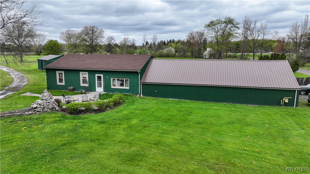 2572 Lakeview Road Lake View, NY 14085 - Photo 3 of 24