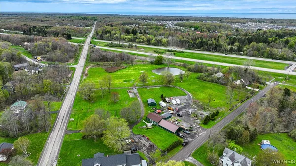 $529,000 | 2572 Lakeview Road, Hamburg, NY 14085