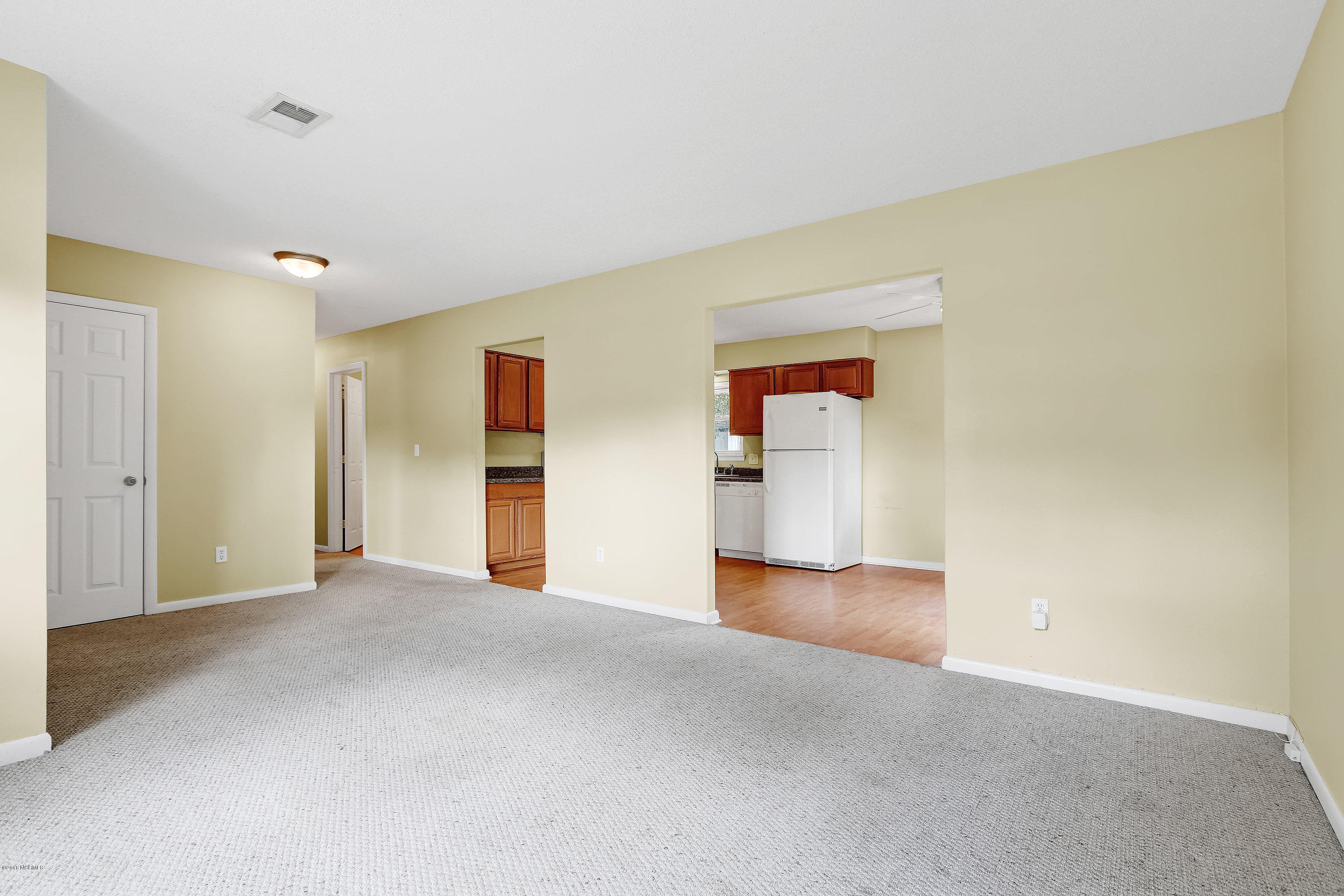 406 Governors Road Wilmington, NC 28411 - Photo 5 of 29 406GovernorsRoad-05