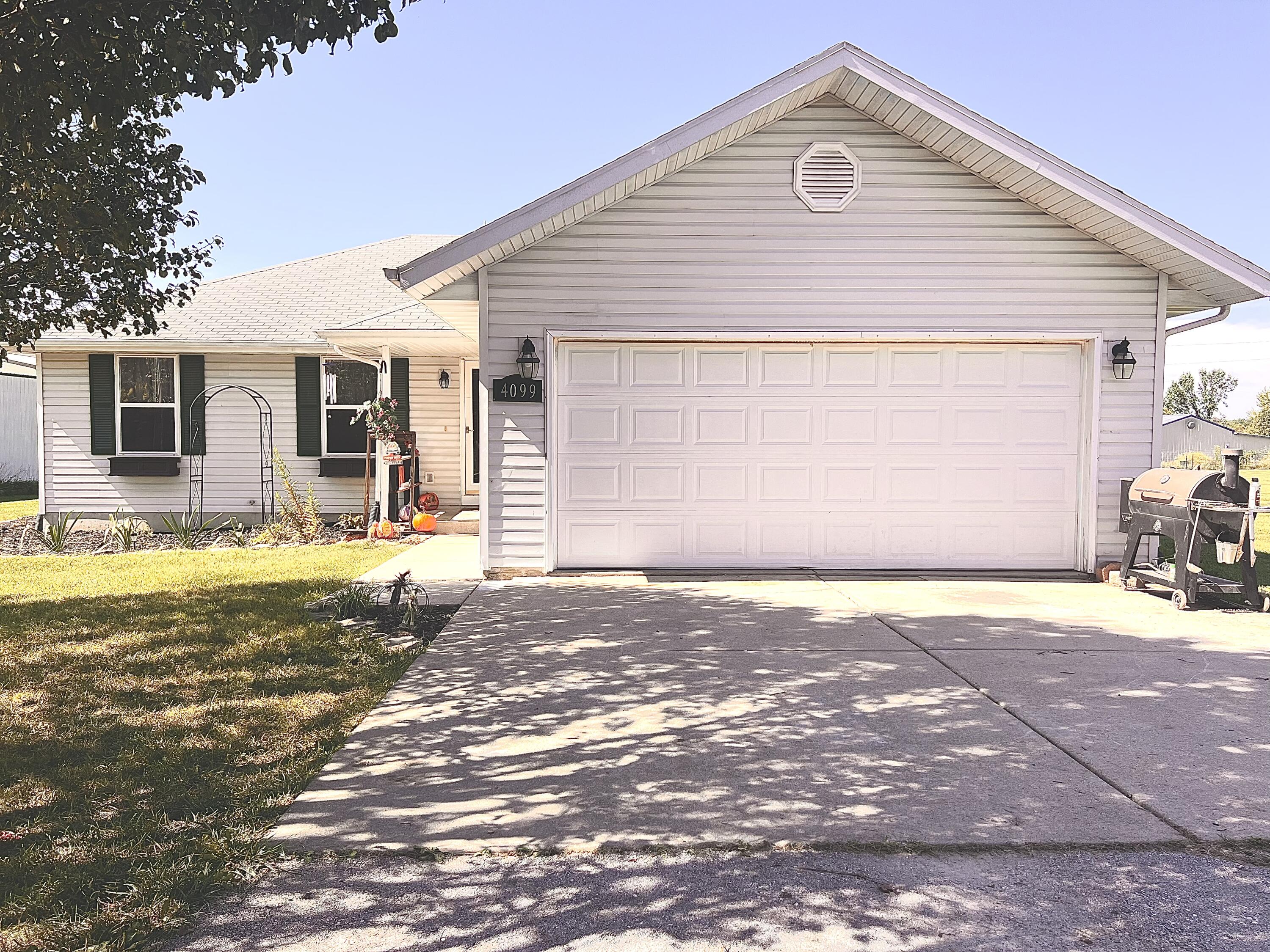 4099 South Elm Road Marshfield, MO 65706 - Photo 1 of 1 9D07F614-EBF8-47BC-8B50-68106BBEAF9B