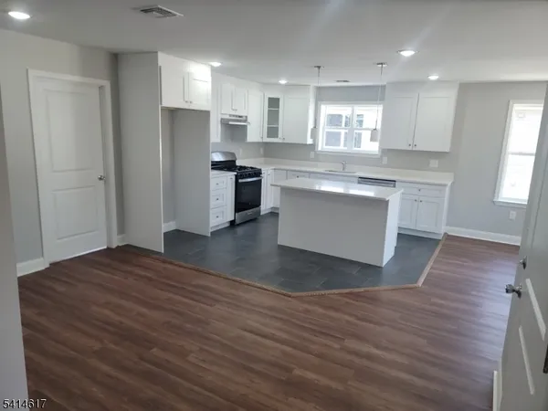 $2,750 | 122 Rose Terrace, Newark, NJ 07108