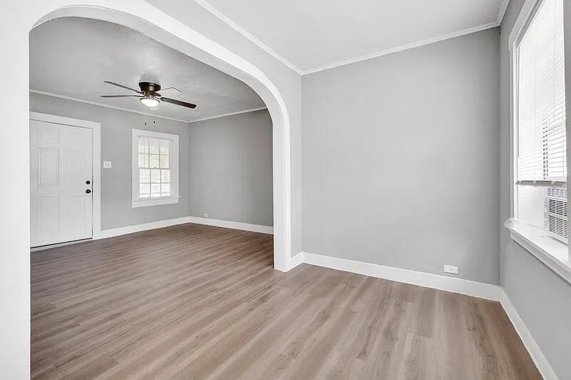 216 East Division Street Pilot Point, TX 76258 - Photo 8 of 17