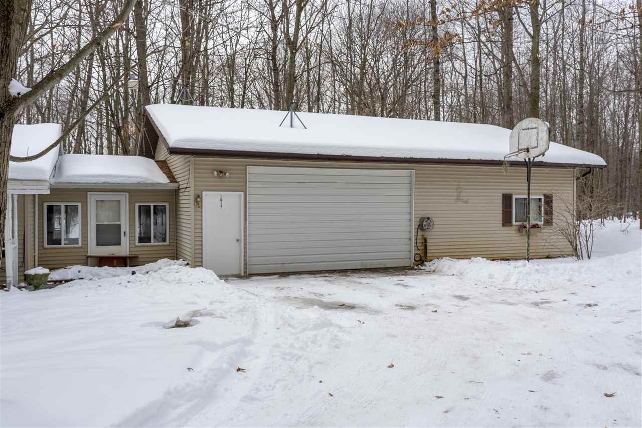 515 North Lewis Road Shepherd, MI 48883 - Photo 3 of 31 1884280-2.JPG