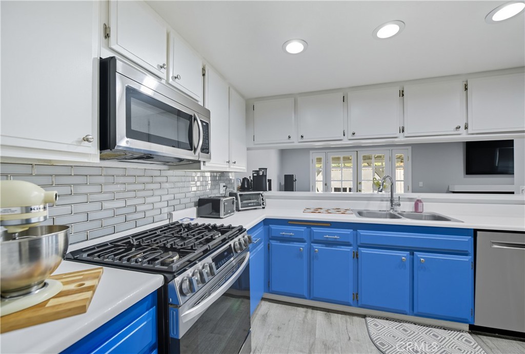 2450 Stow Street Simi Valley, CA 93063 - Photo 13 of 24