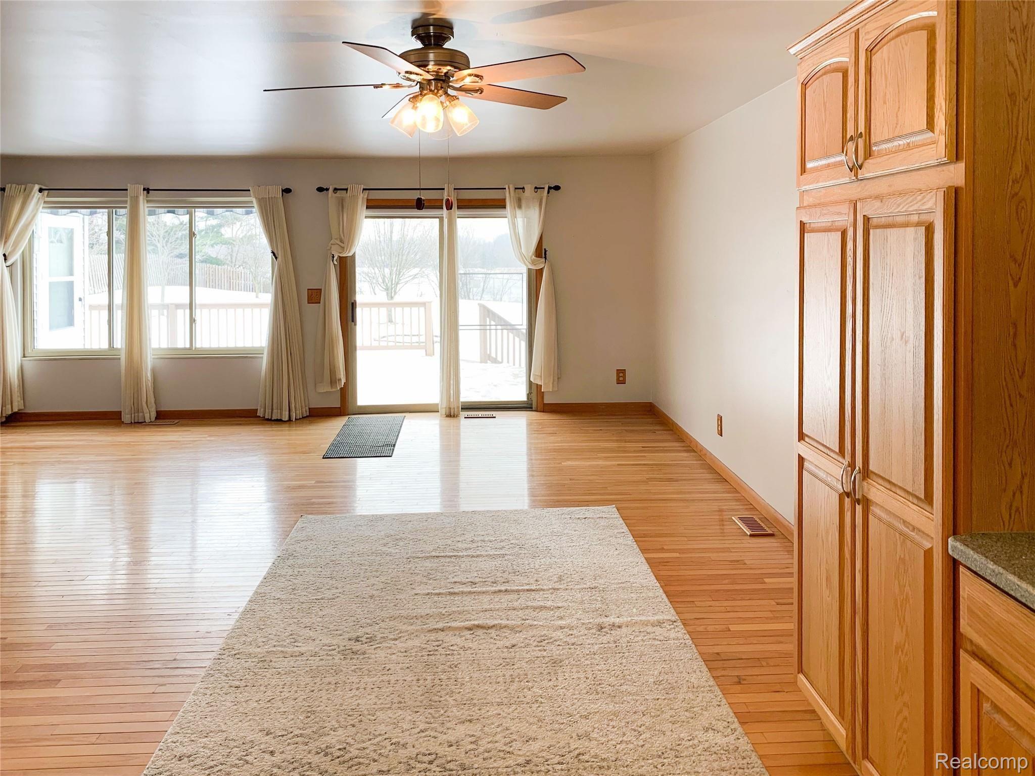 8074 East Carpenter Road Davison, MI 48423 - Photo 8 of 33 AEED5CAC-C9AC-4BED-8CB3-15910B8B0523.jpeg