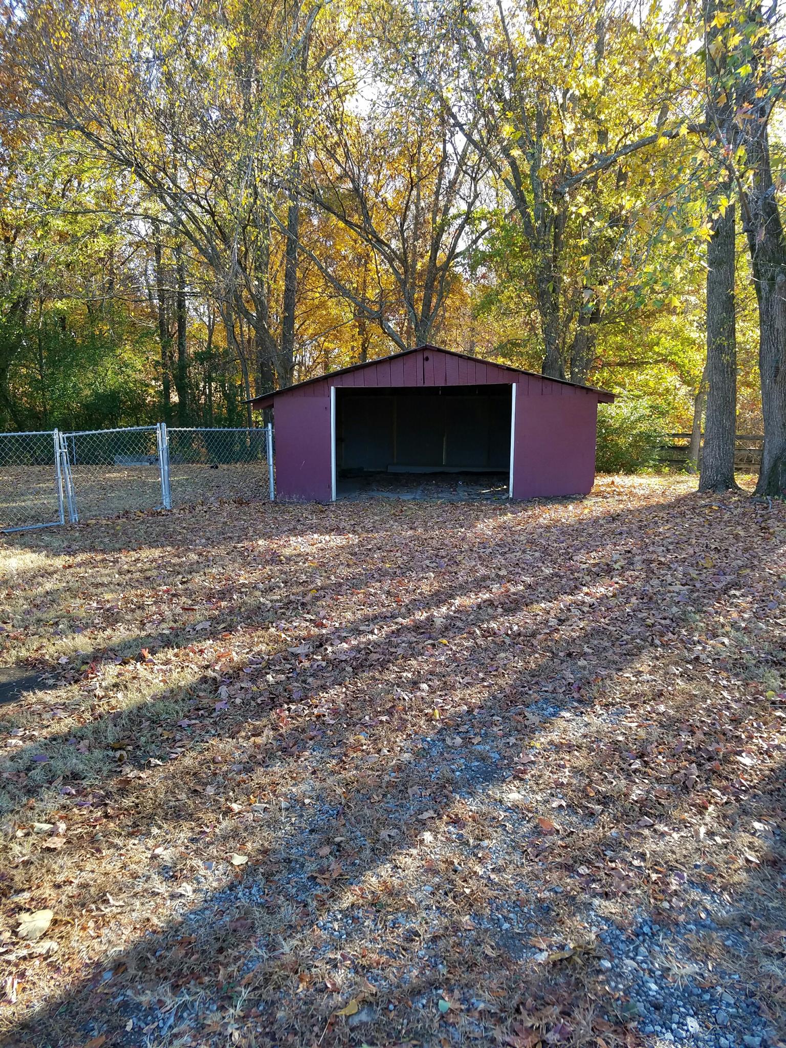 205 Oak Grove Road Goodspring, TN 38460 - Photo 2 of 6 barn