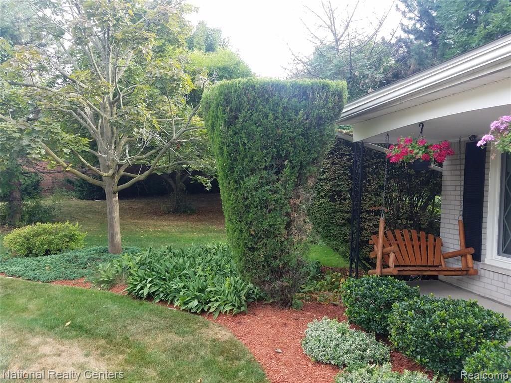 27045 Harvard Road Southfield, MI 48076 - Photo 8 of 66