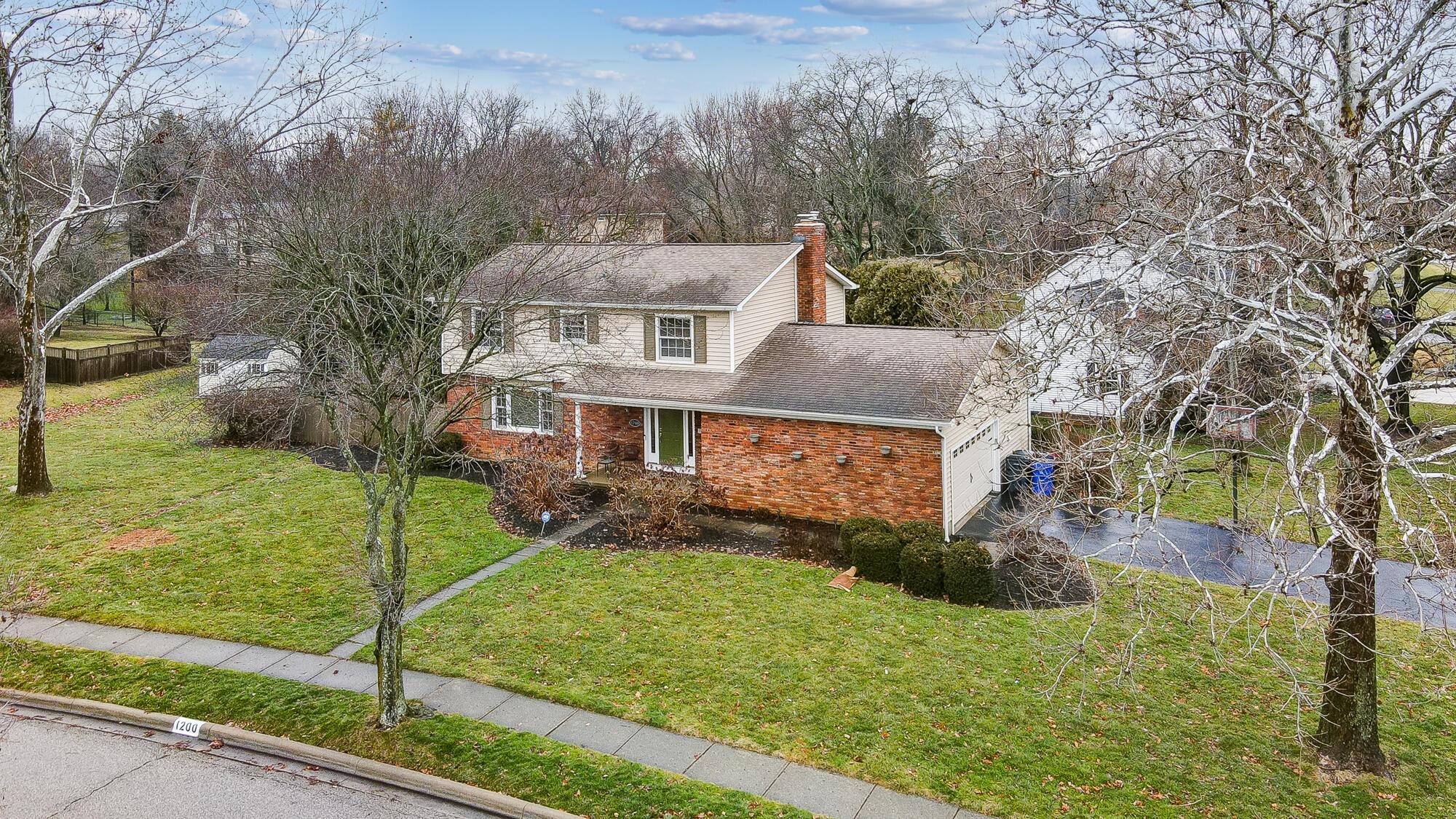 1200 Windham Road Columbus, OH 43220 - Photo 71 of 84 002
