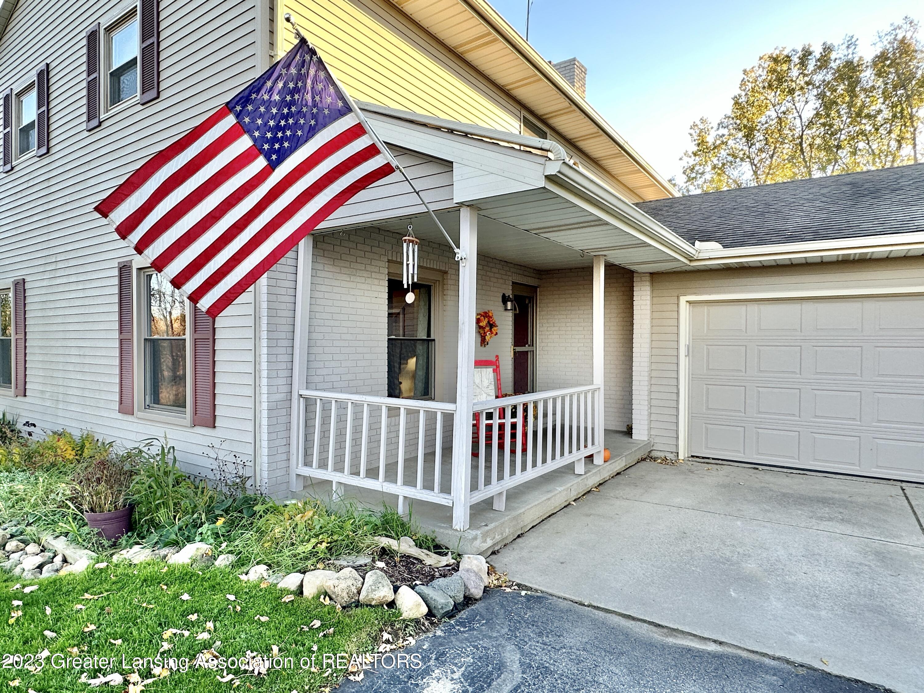 7461 West Chadwick Road Dewitt, MI 48820 - Photo 11 of 80 Front Porch