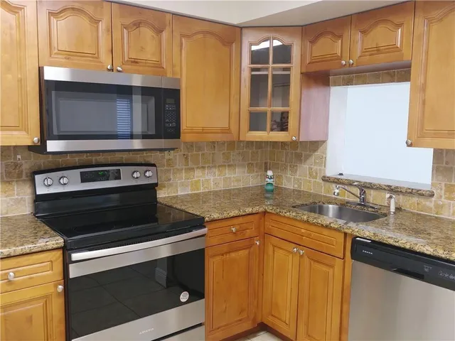 $2,800 | 705 Northwest 91st Terrace, Plantation, FL 33324