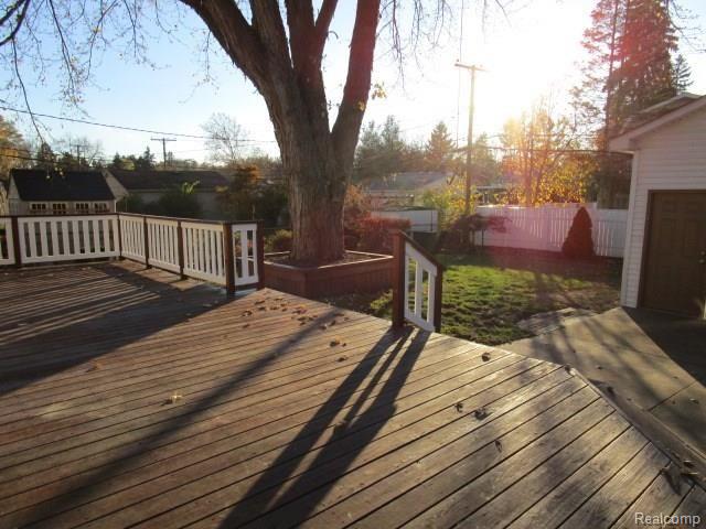 17229 Rougeway Street Livonia, MI 48152 - Photo 23 of 27 Deck 2.JPG