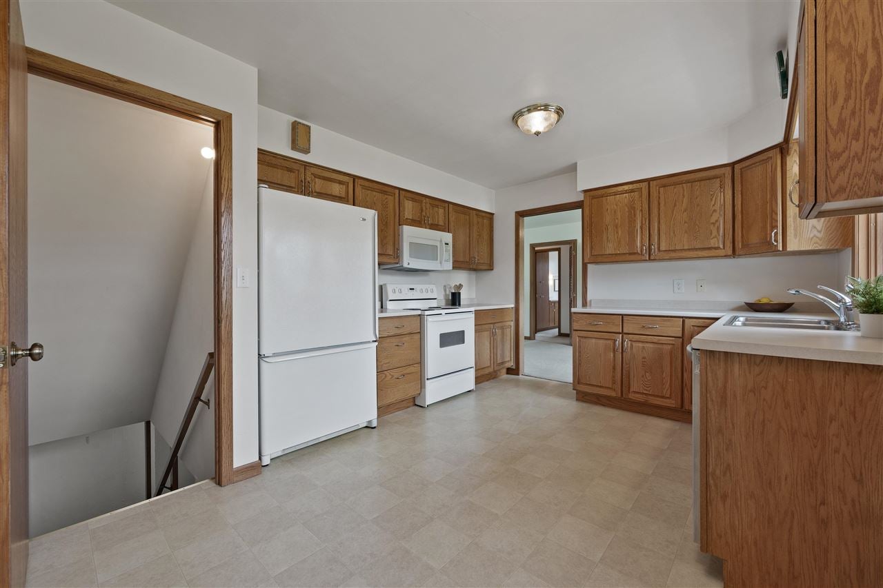 1812 Rochester Court Iowa City, IA 52245 - Photo 9 of 24 Gallery Image 9