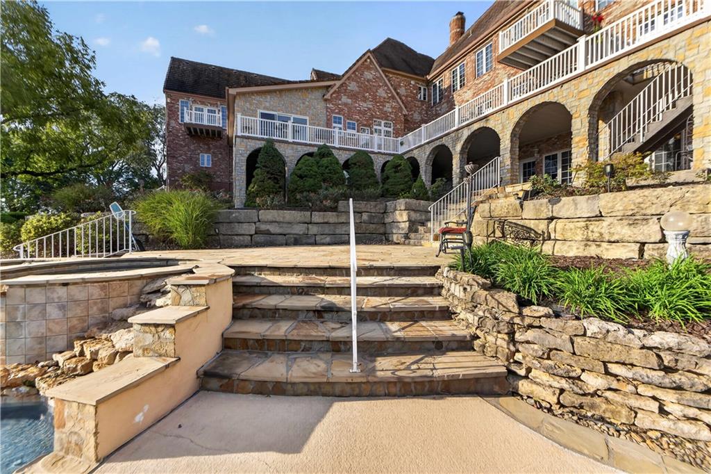 14707 Mission Road Leawood, KS 66224 - Photo 10 of 33 Gallery Image 10