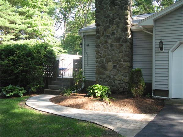 24 Gilmore Road Easton, MA 02356 - Photo 4 of 24 Gallery Image 4