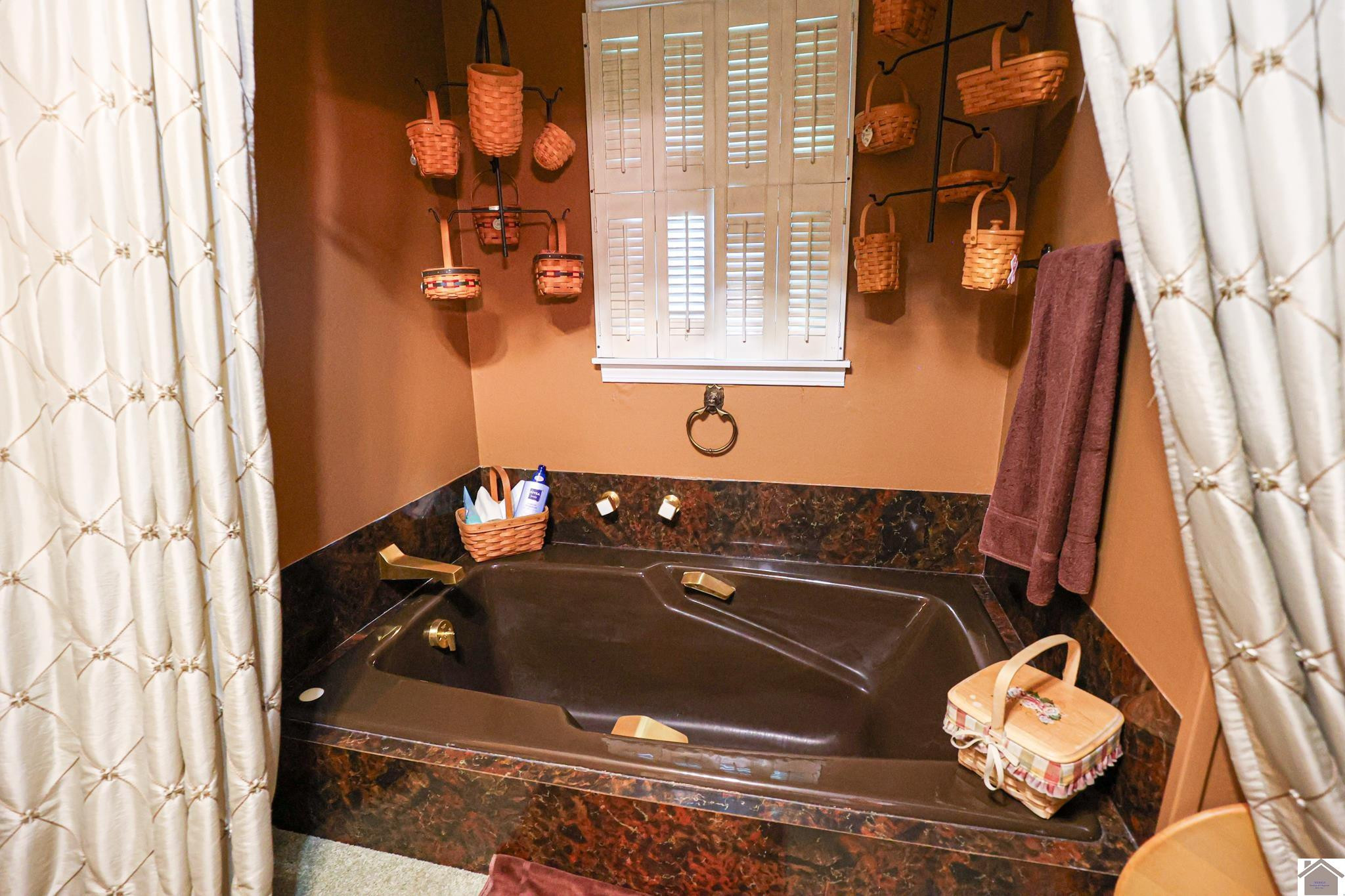 530 Canary Road Paducah, KY 42001 - Photo 26 of 39 Primary Bathroom