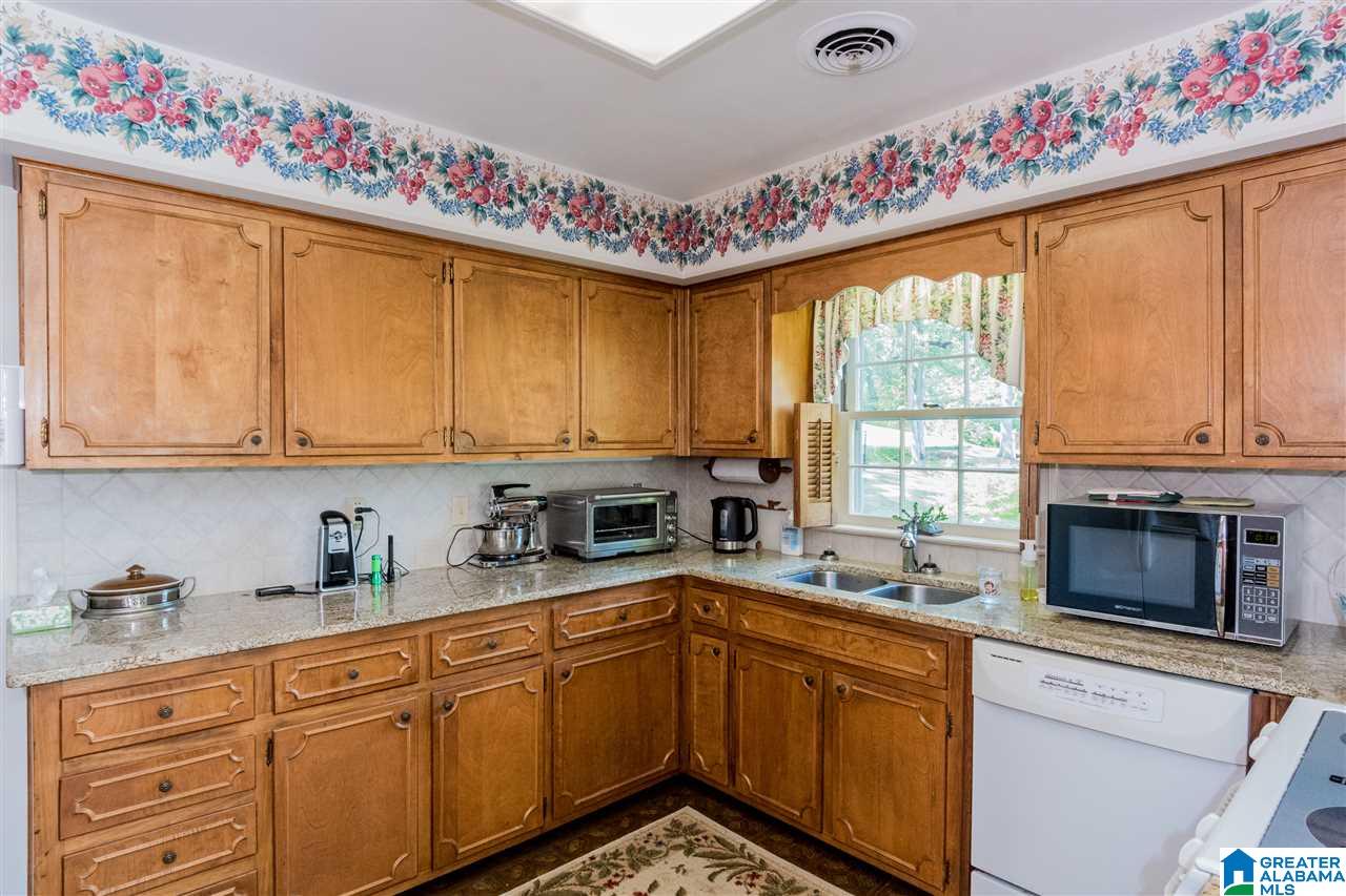 111 Hillside Road Bessemer, AL 35020 - Photo 12 of 47