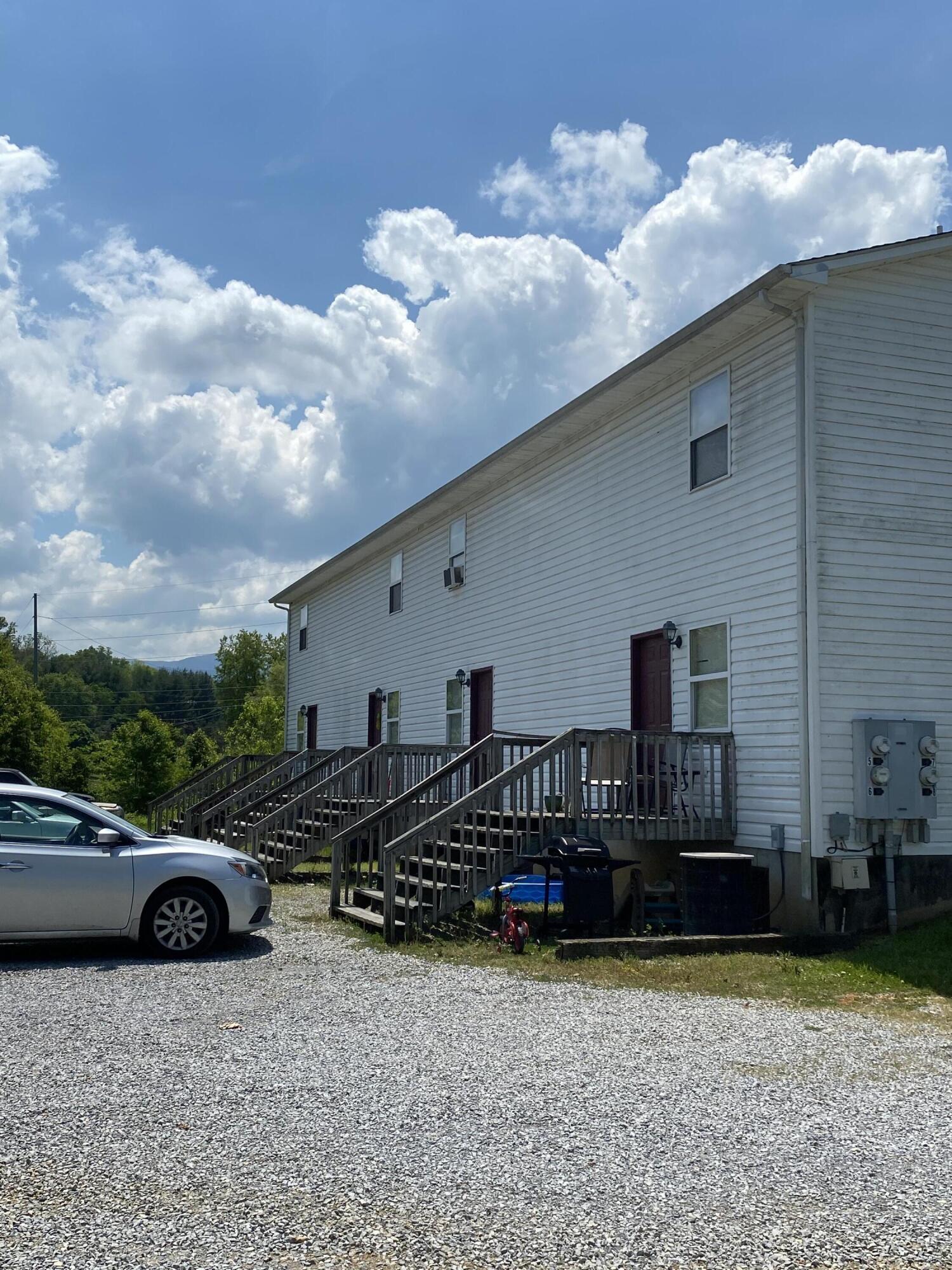 5525 Jones Bridge Road Greeneville, TN 37743 - Photo 4 of 17 32973EDC-3896-4ADD-9617-D90B54C27FFD