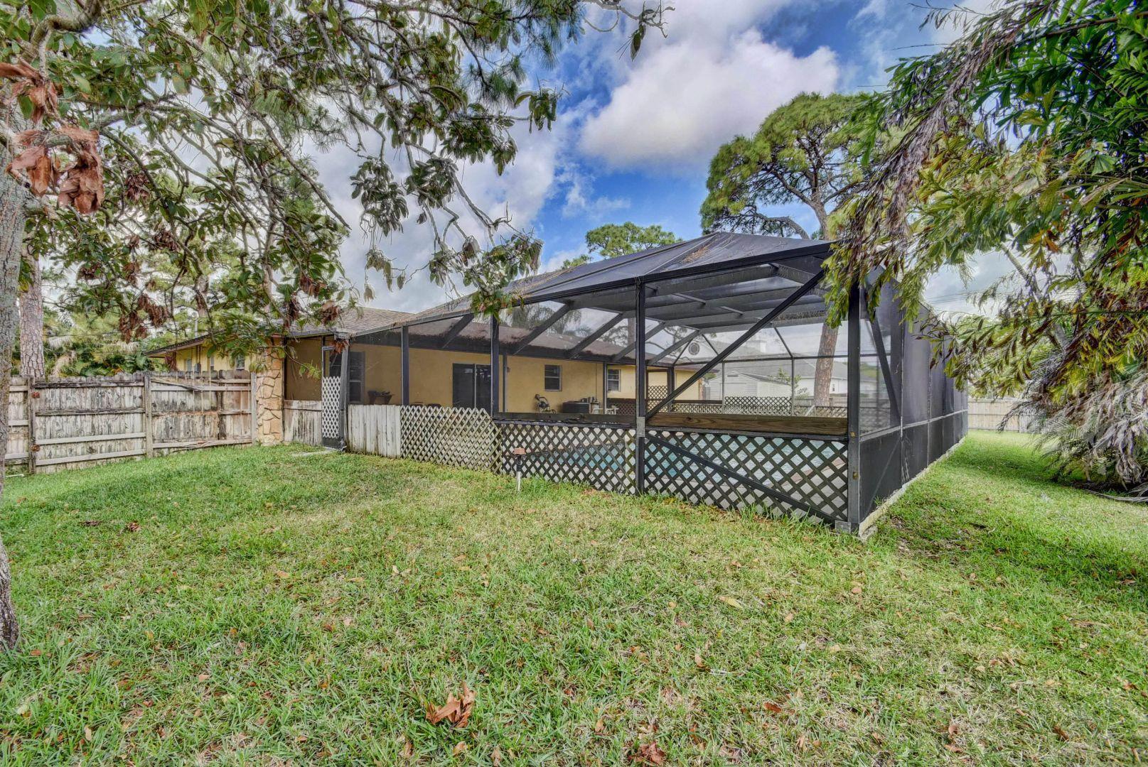 31 Barberton Road Lake Worth, FL 33467 - Photo 37 of 59 Exterior Back