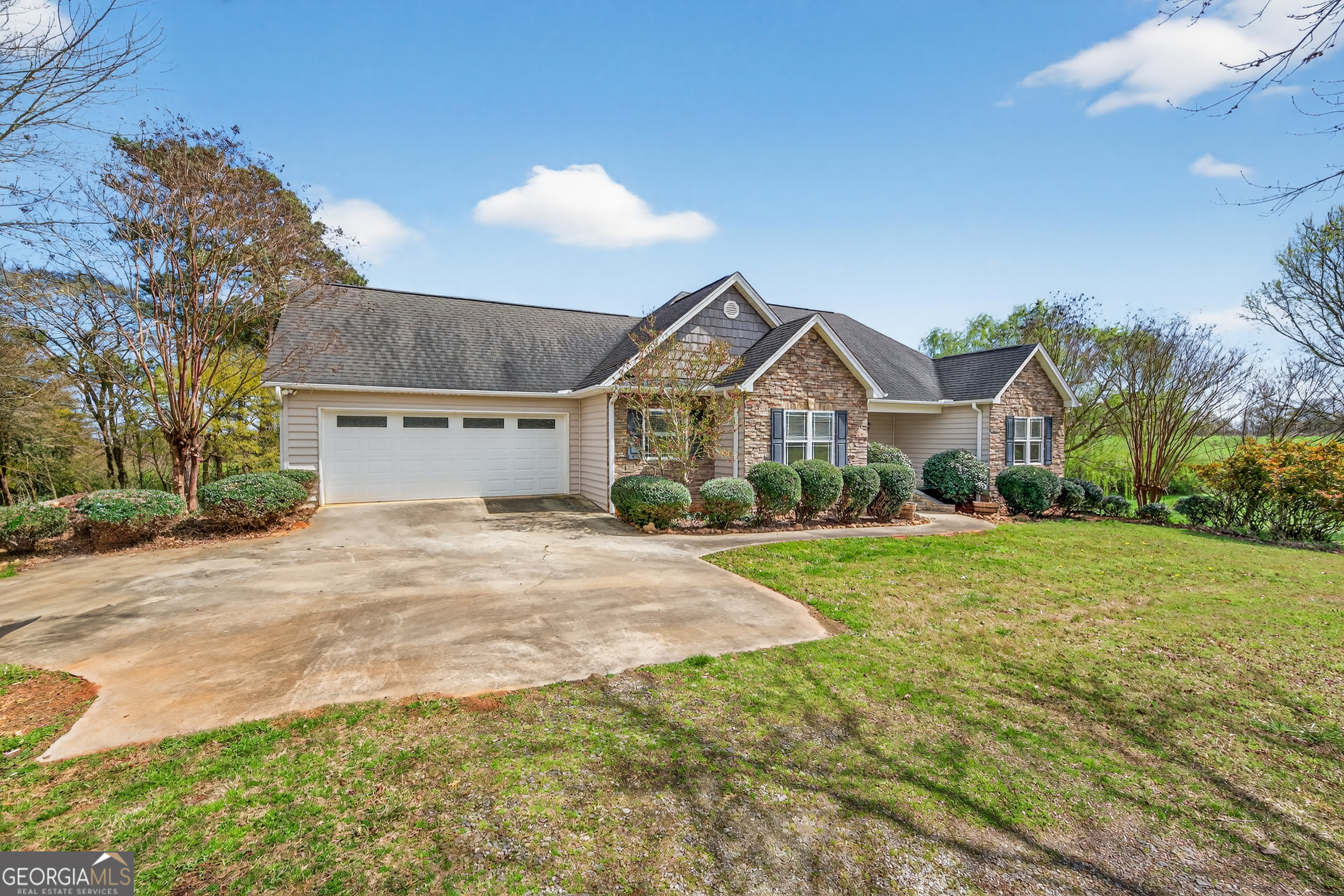 1211 Parham Town Road Bowman, GA 30624 - Photo 41 of 86 a view of a yard in front of house