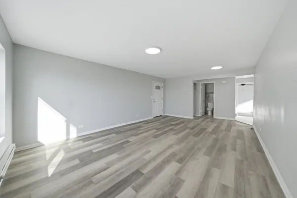 $124,000 | 3243 South 49th Avenue, Unit 103, Cicero, IL 60804