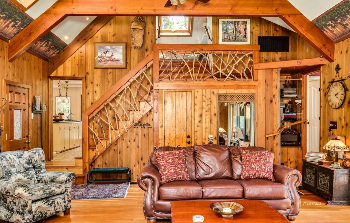 25891 Wayne Road Idyllwild, CA 92549 - Photo 14 of 72 a view of a building with sitting area