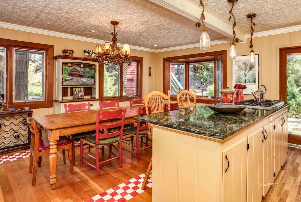 25891 Wayne Road Idyllwild, CA 92549 - Photo 18 of 72 Dining & Kitchen