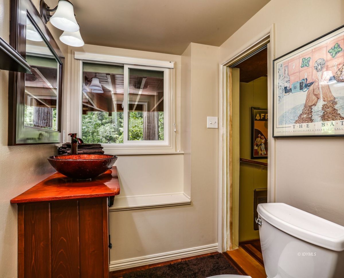 25891 Wayne Road Idyllwild, CA 92549 - Photo 41 of 72 a bathroom with a sink and a toilet