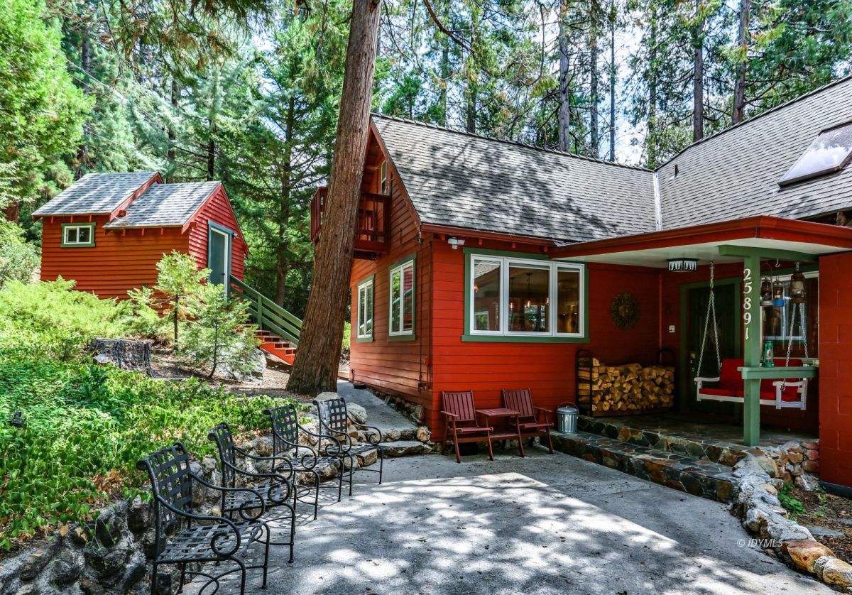 25891 Wayne Road Idyllwild, CA 92549 - Photo 8 of 72 a front view of a house with garden
