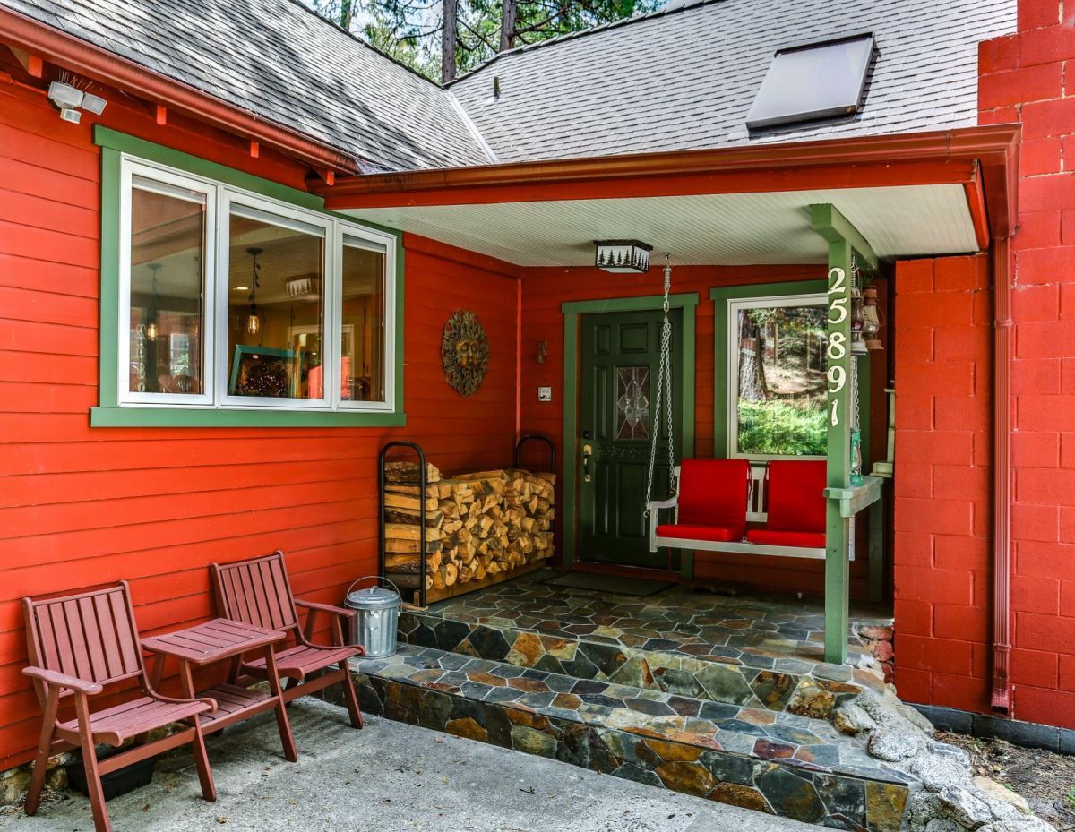 25891 Wayne Road Idyllwild, CA 92549 - Photo 9 of 72 Welcome inside!