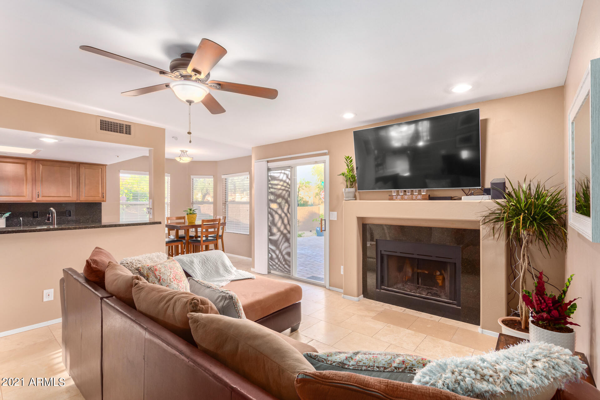 8995 East Gail Road Scottsdale, AZ 85260 - Photo 7 of 36 Abundance of Natural Light