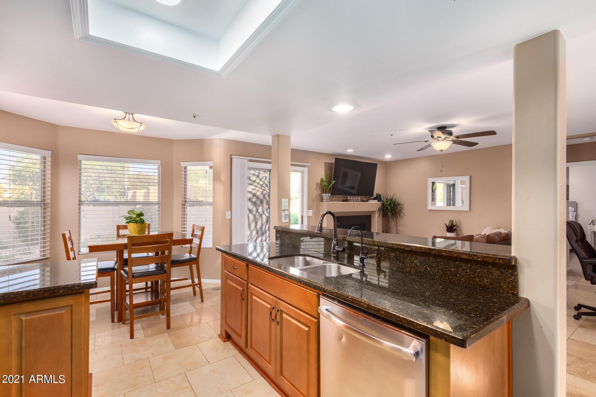 8995 East Gail Road Scottsdale, AZ 85260 - Photo 10 of 36 Granite Countertops