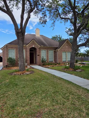 $2,500 | 106 Palm Castle Court, League City, TX 77573