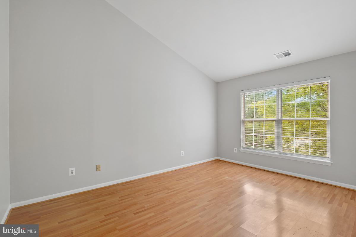 46734 Graham Cove Square Sterling, VA 20165 - Photo 17 of 31