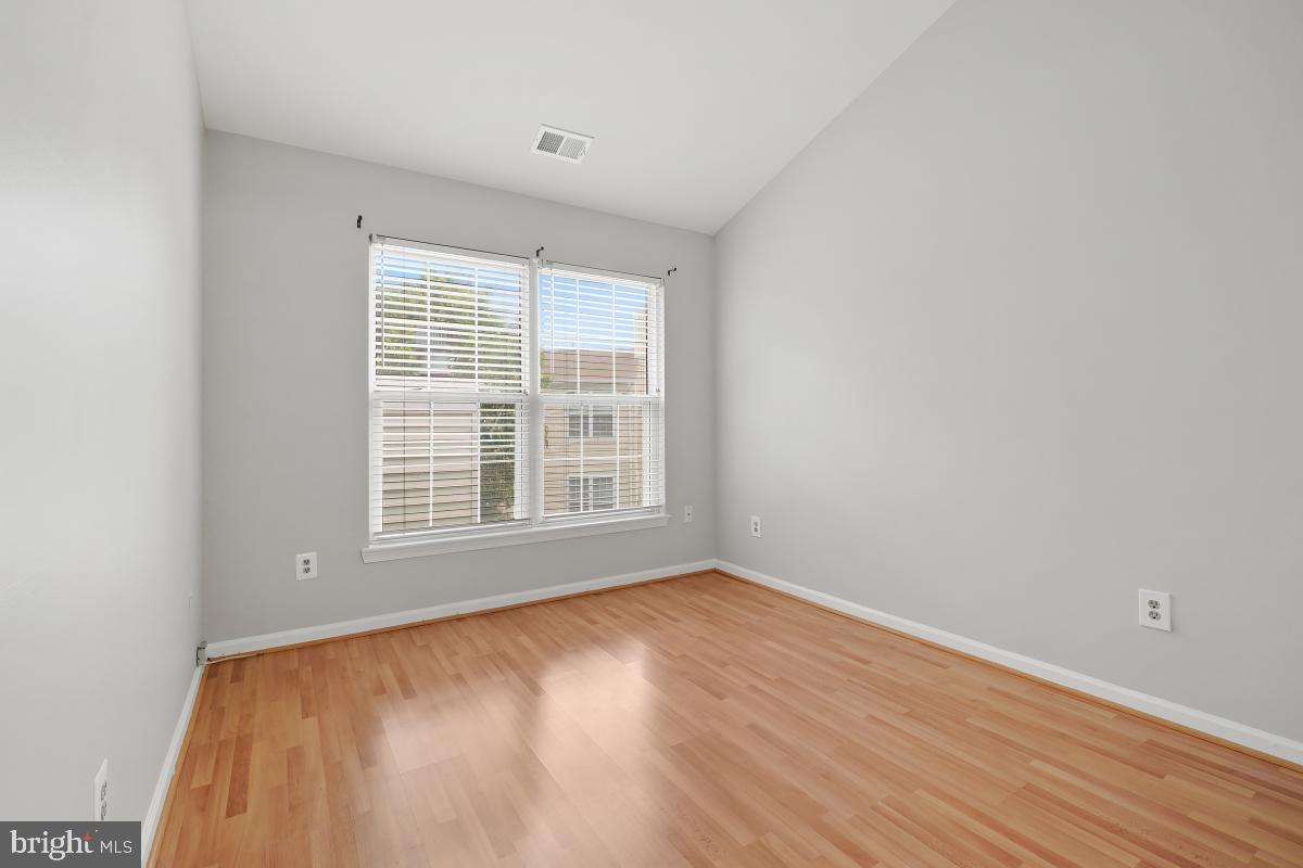 46734 Graham Cove Square Sterling, VA 20165 - Photo 22 of 31