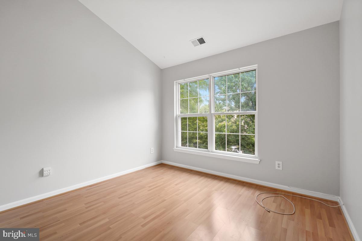 46734 Graham Cove Square Sterling, VA 20165 - Photo 24 of 31