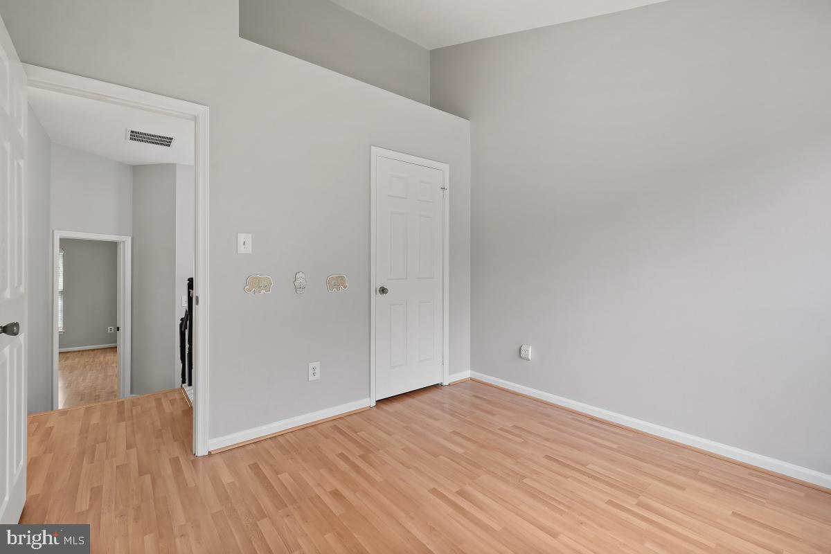 46734 Graham Cove Square Sterling, VA 20165 - Photo 25 of 31