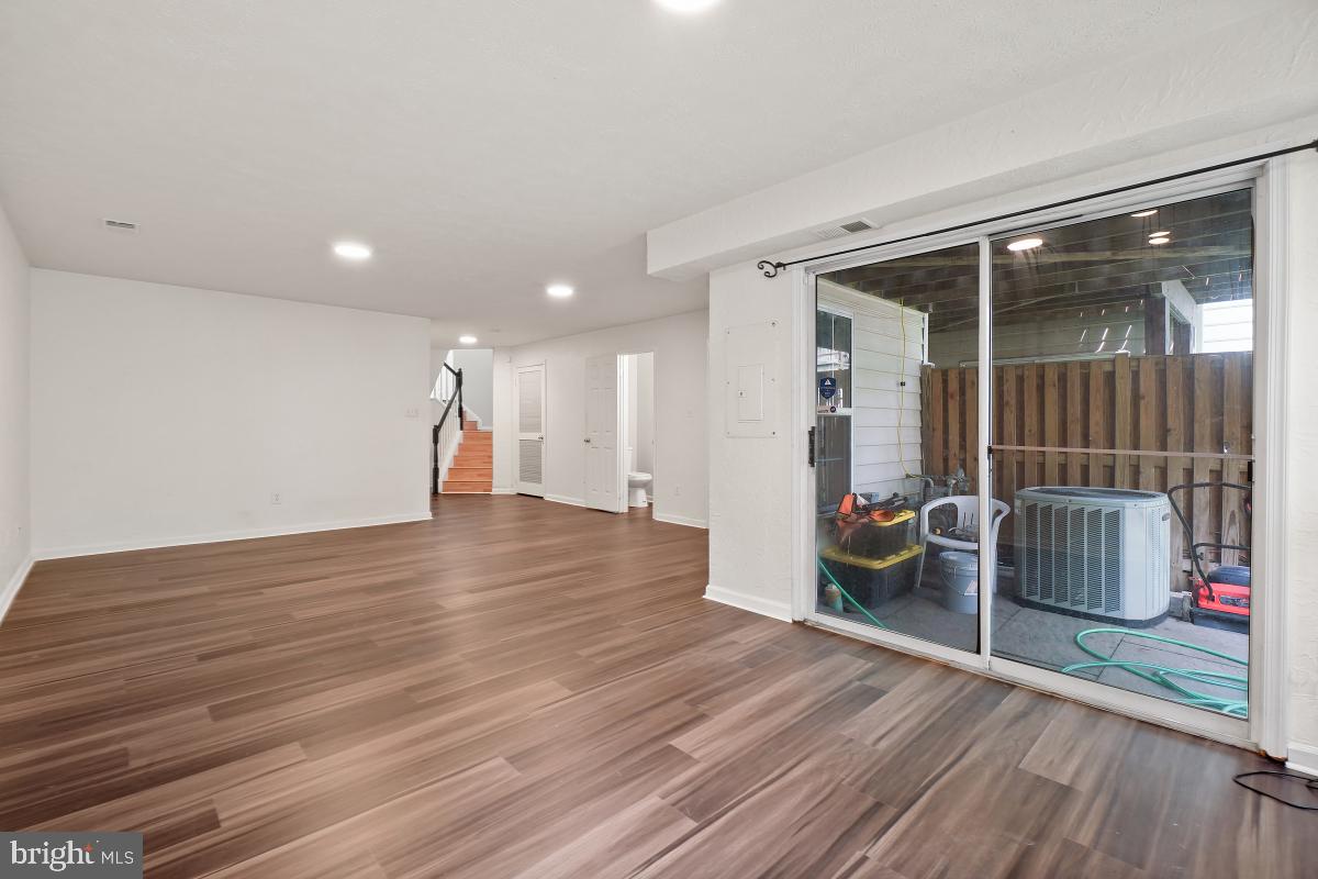 46734 Graham Cove Square Sterling, VA 20165 - Photo 27 of 31