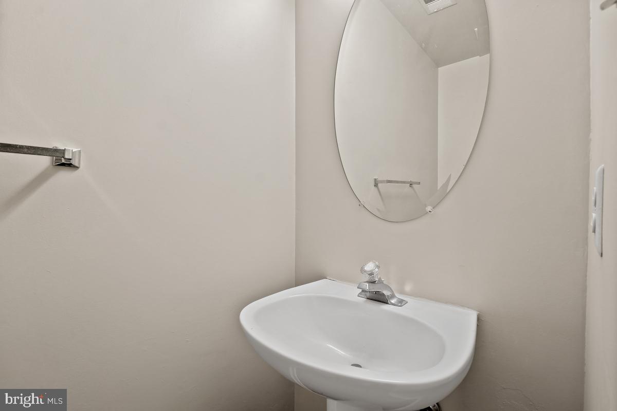 46734 Graham Cove Square Sterling, VA 20165 - Photo 28 of 31