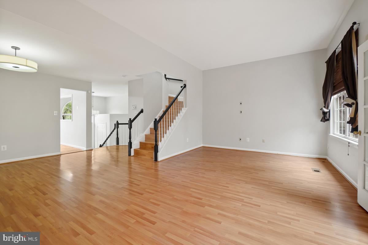 46734 Graham Cove Square Sterling, VA 20165 - Photo 6 of 31