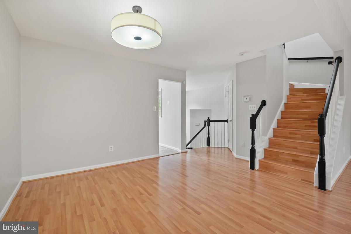 46734 Graham Cove Square Sterling, VA 20165 - Photo 7 of 31