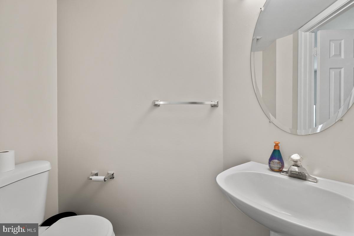 46734 Graham Cove Square Sterling, VA 20165 - Photo 9 of 31