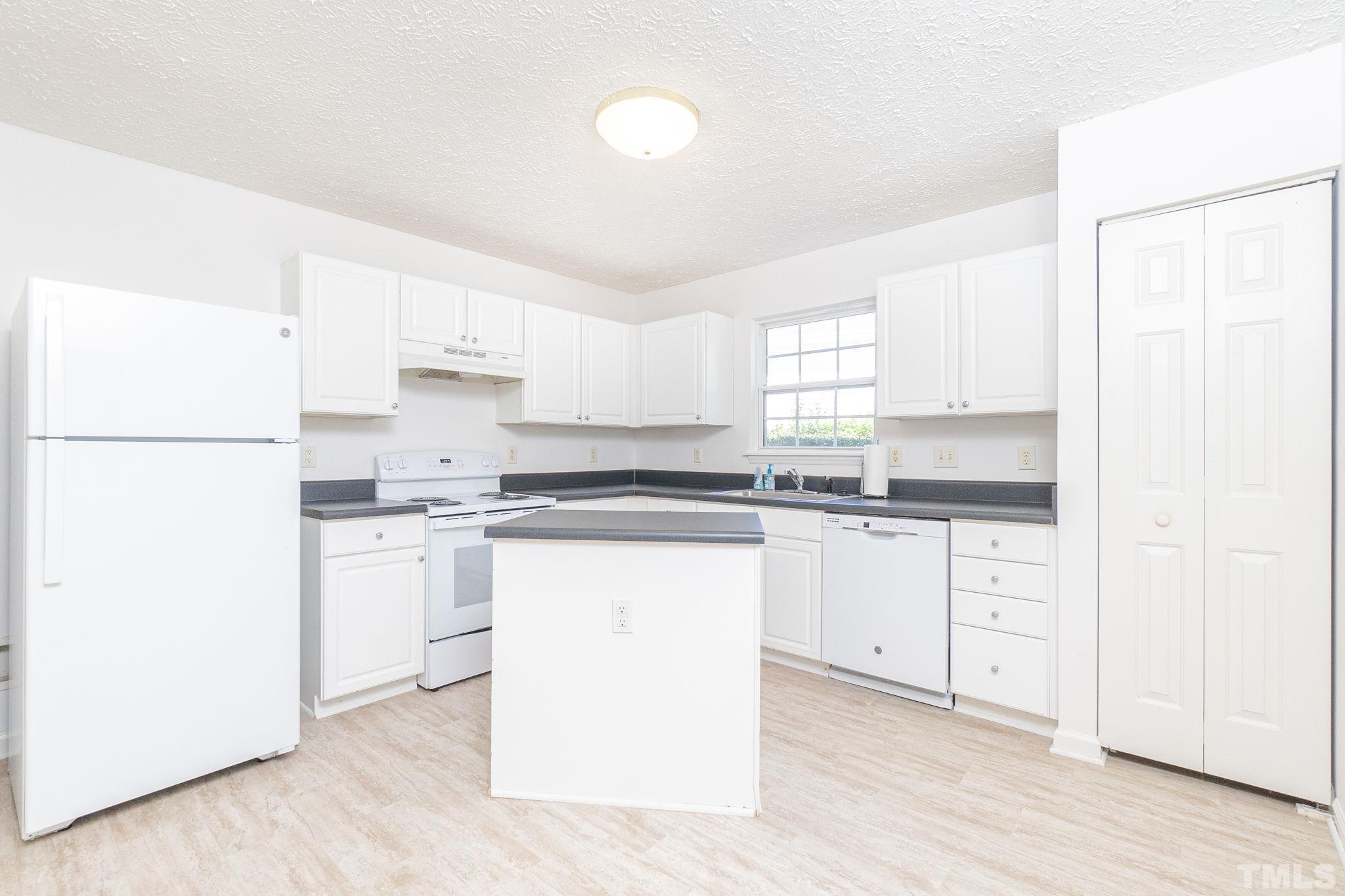7308 Fox Bluff Court Raleigh, NC 27616 - Photo 10 of 41 Gallery Image 10