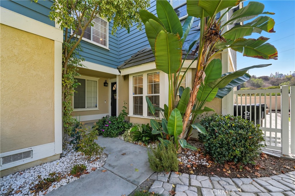 6070 East Summit Court Anaheim Hills, CA 92807 - Photo 14 of 60