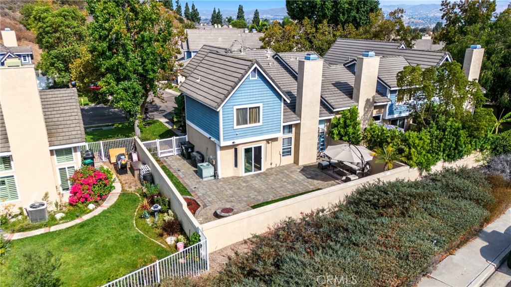 6070 East Summit Court Anaheim Hills, CA 92807 - Photo 4 of 60