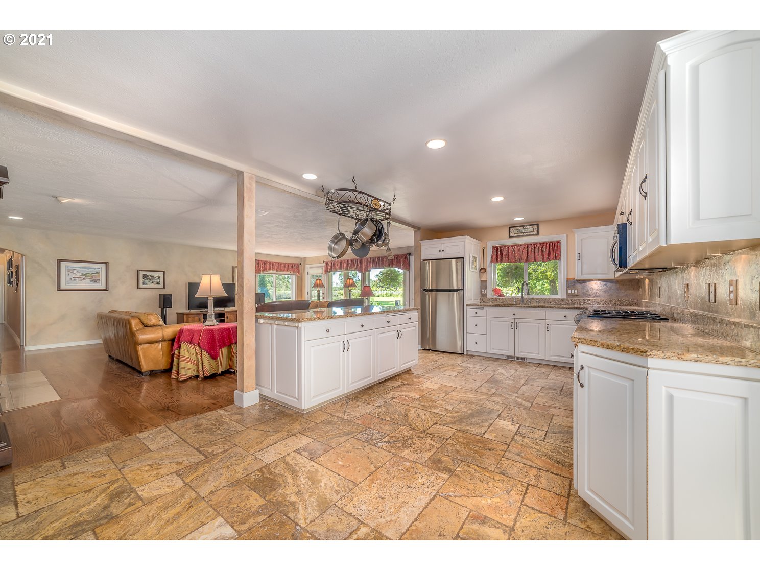 91154 River Road Junction City, OR 97448 - Photo 10 of 30 Gallery Image 10